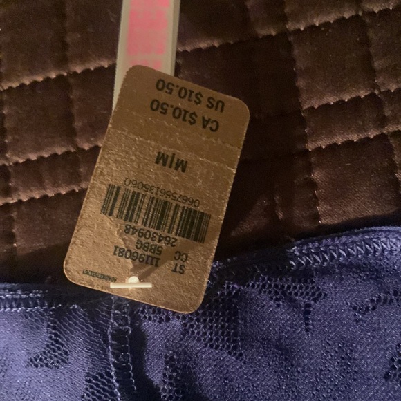 Selling Victoria’s Secret pink underwear nwt any questions please ask 💕😊 - Picture 4 of 4